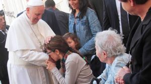 El Papa Francisco invita a los médicos a ser como el buen samaritano