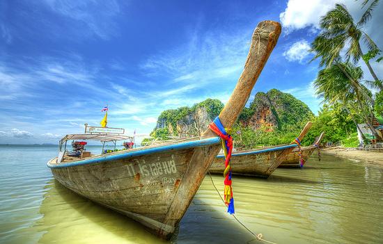 6 ideas para viajar por el mundo un poco más barato
